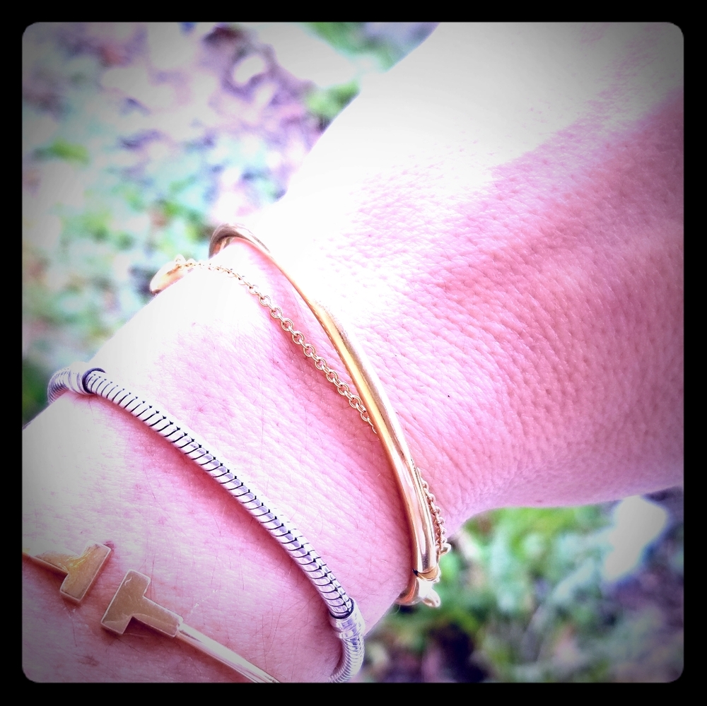 Gold bangle bracelet